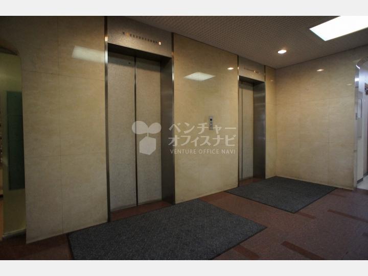 エレベーター　【新宿タツミビル】