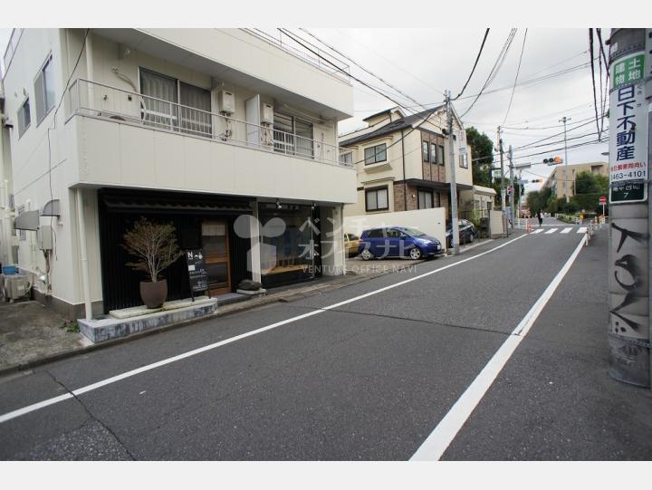 物件前通り【DEN FLAT 南平台(DEN FLAT 南平台】