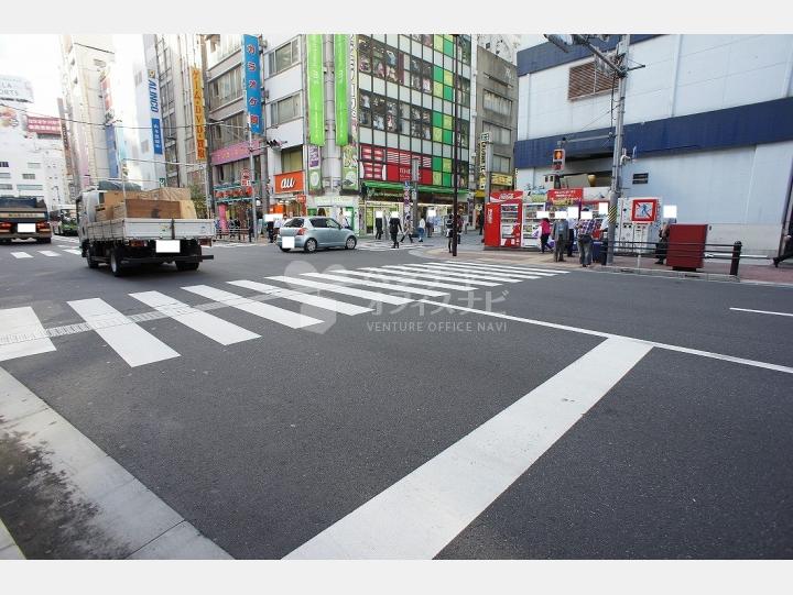 前面道路【ニュー秋葉原センタービル】