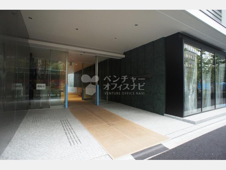 入口【フロントプレイス南新宿】