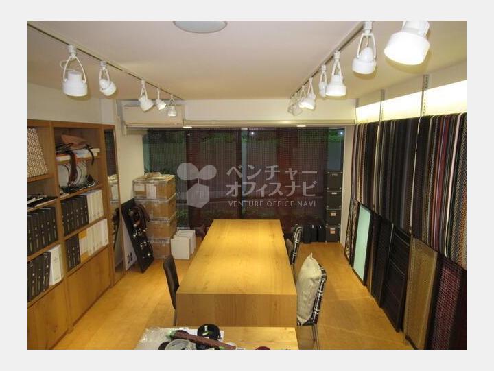 １０２室内写真１【ディアシティ赤坂西館】