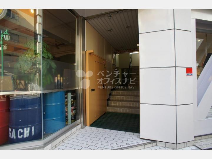 入口 【黒岩ビル】