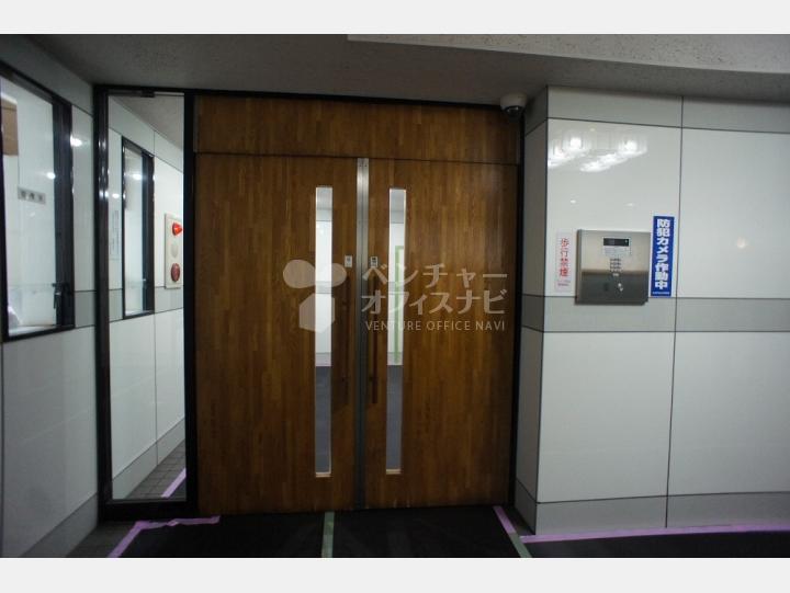 入口【ウイン四谷】