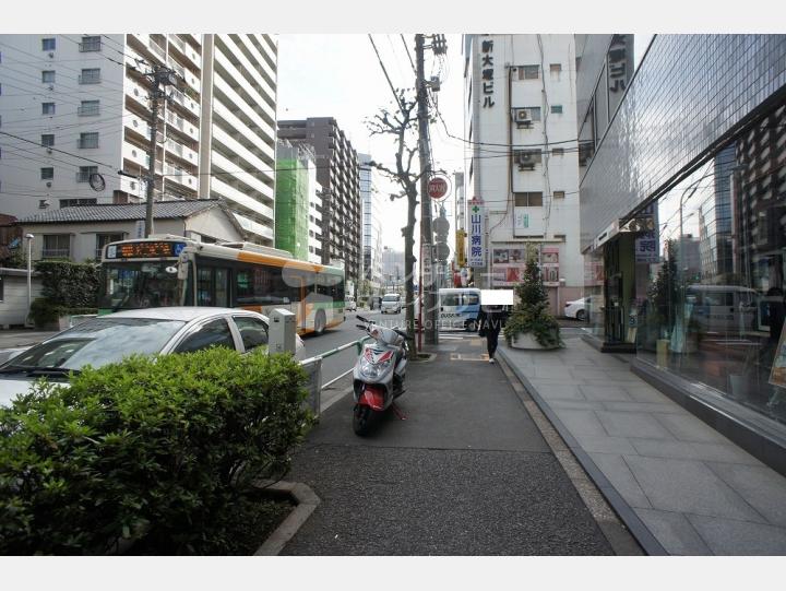 前面道路【日本生命南大塚ビル】