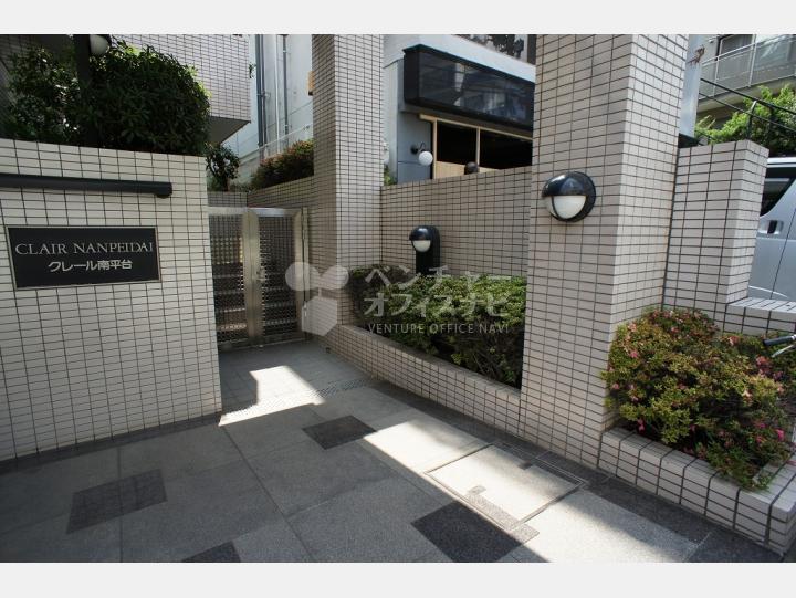 入口付近　【クレール南平台】