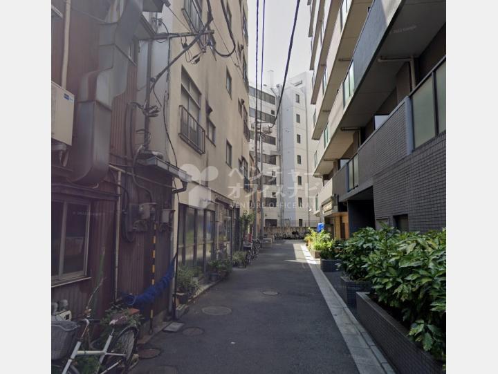 【前面道路】ツバセス鶯谷