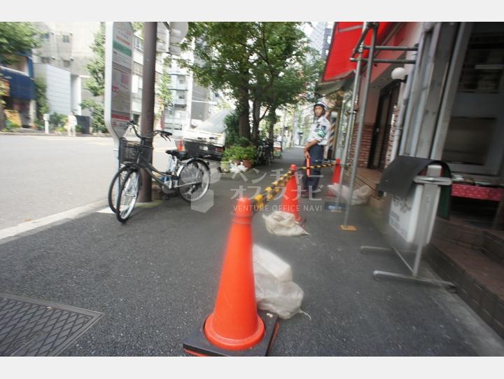 前面道路【岩本町１９４ビル】