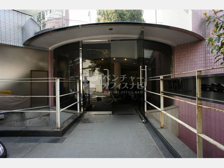 エントランス　【アカデミービル】