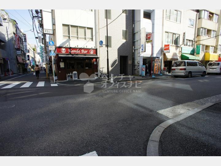 物件前通り【光起ビル】