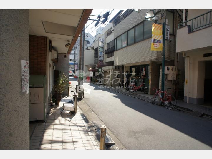 建物前の道路【マキビル(MAKI BLDG)】