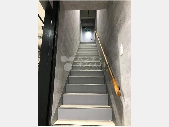 B１F-２F階段【岩本町寿共同ビル】
