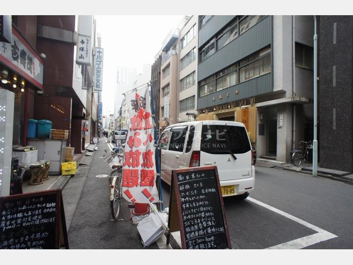 建物前通り【日本工築１号館】