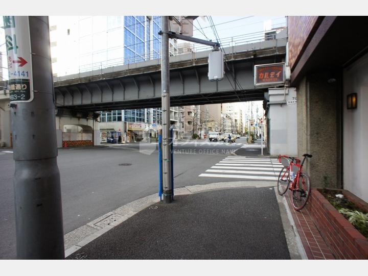 前面道路【東神田サマリヤマンション】