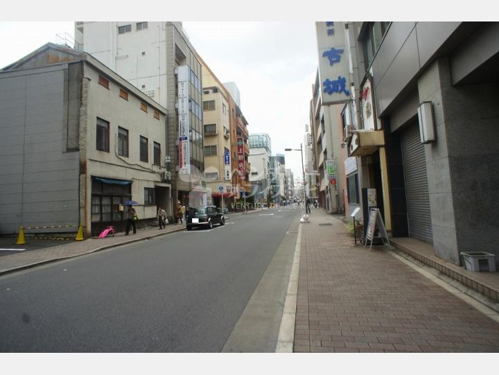 ビルの前の通り【光和ビル】