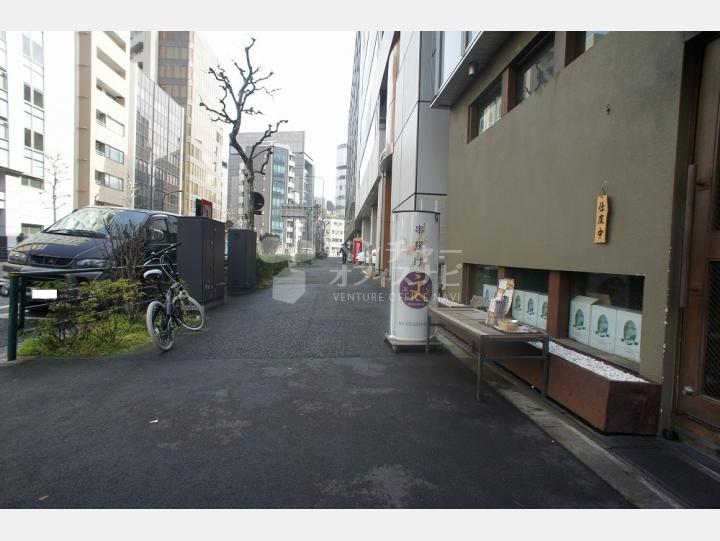 前面道路【ACN神田錦町ビル(旧神田錦NRビル)】