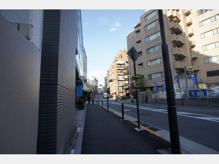 前面道路【ニューライフ一番町】