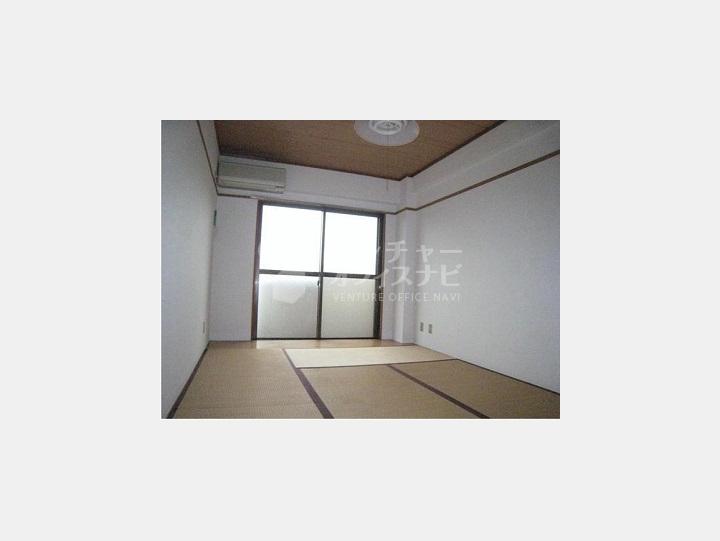 クレスト本町 室内