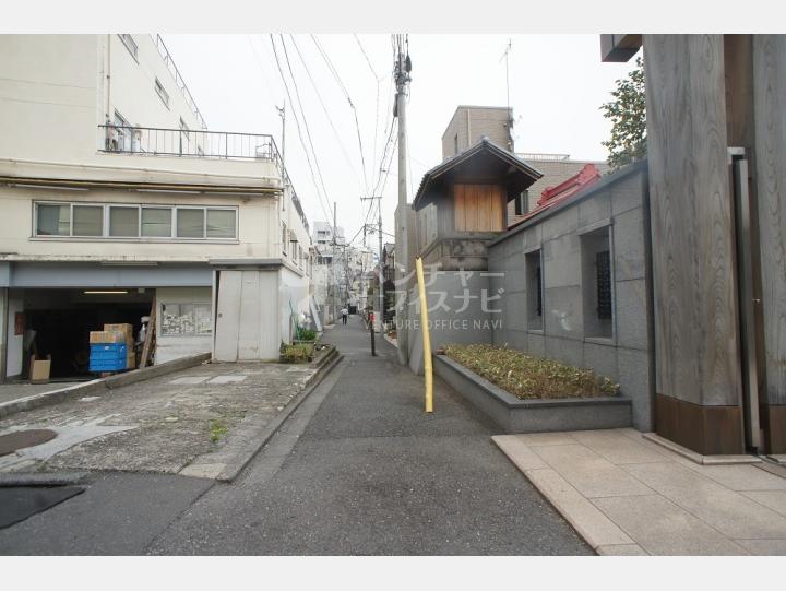 前面道路【グリーンヴァレー】