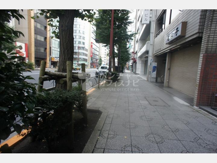 前面道路【芝信神田ビル】