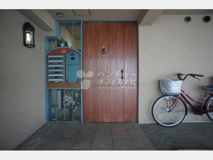 エントランス前 オートロック付 【EBISU18区】
