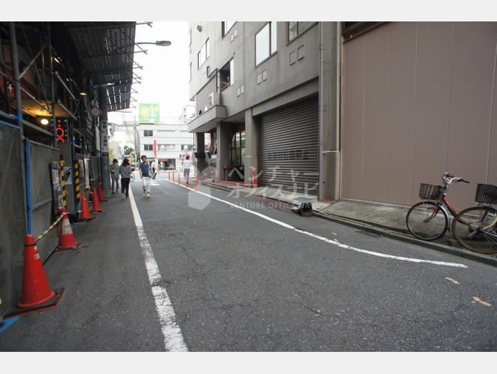物件前の通り【ウイン四谷】