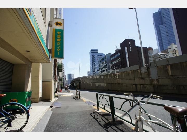 物件前通り【ウェルシャン築地】