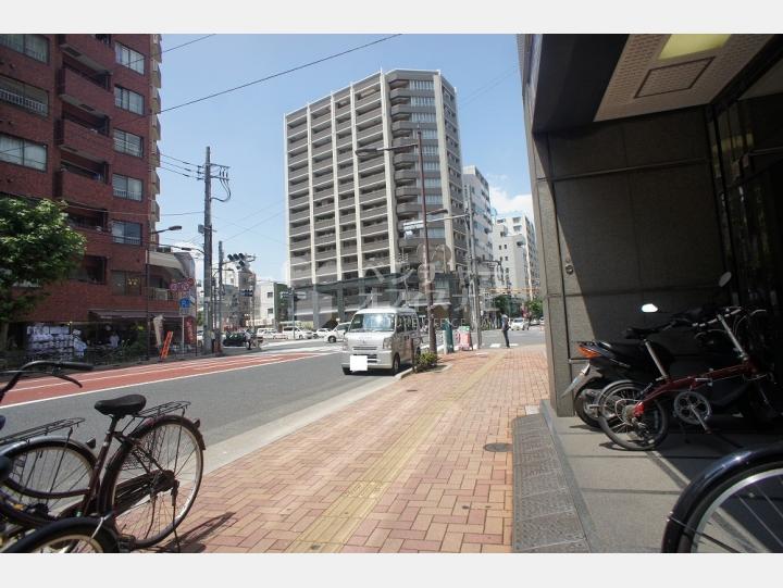 物件前の通り【ポラリスビル】