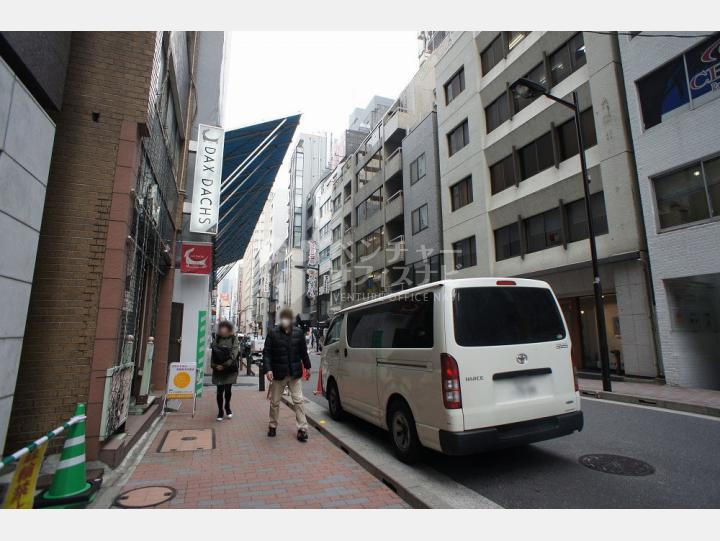 物件前通り 【VORT銀座residence】