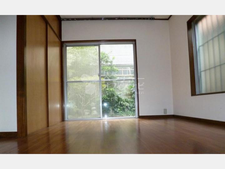 室内【明治マンション】