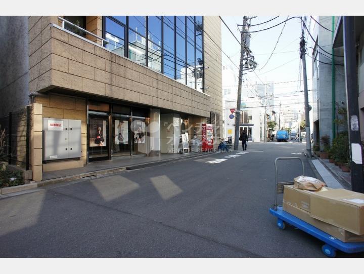 物件前通り【小林ビル】