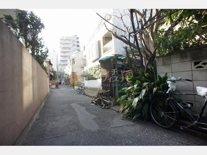 前面道路【アイルイン中野】