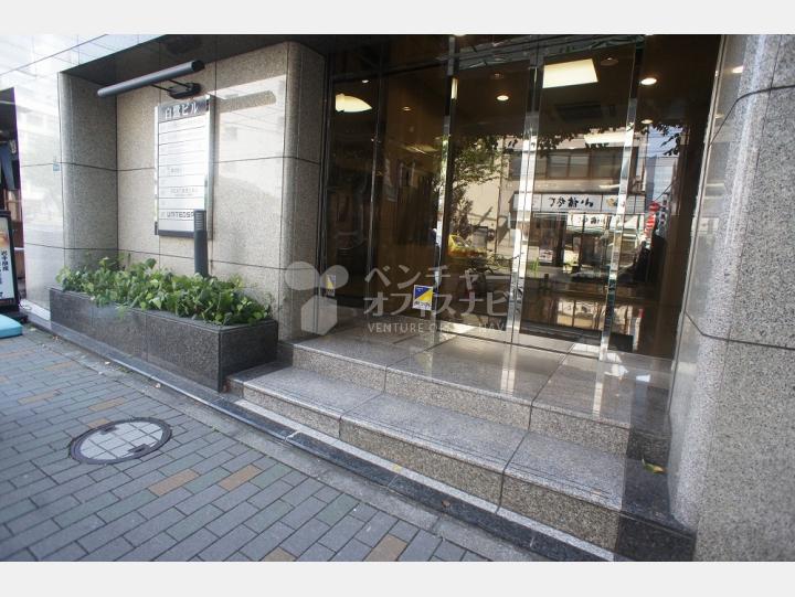 入口　【白鷺ビル】