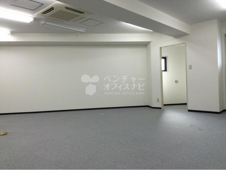 室内　【新見附ビル】