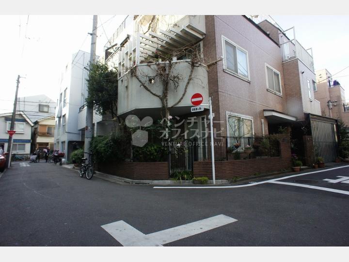 前面道路【パンデコンビル】