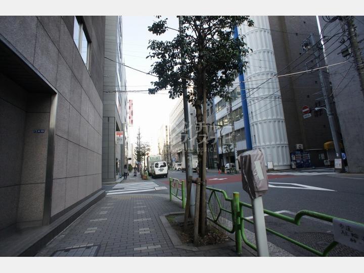 物件前通り【山三ビル】