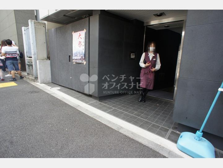 入口　【新宿花園MJビル】