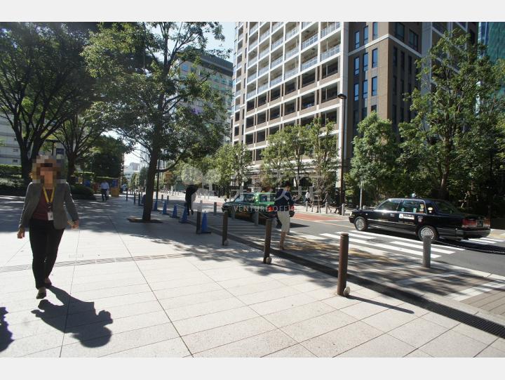 周辺道路 【アークヒルズ 仙石山森タワー】