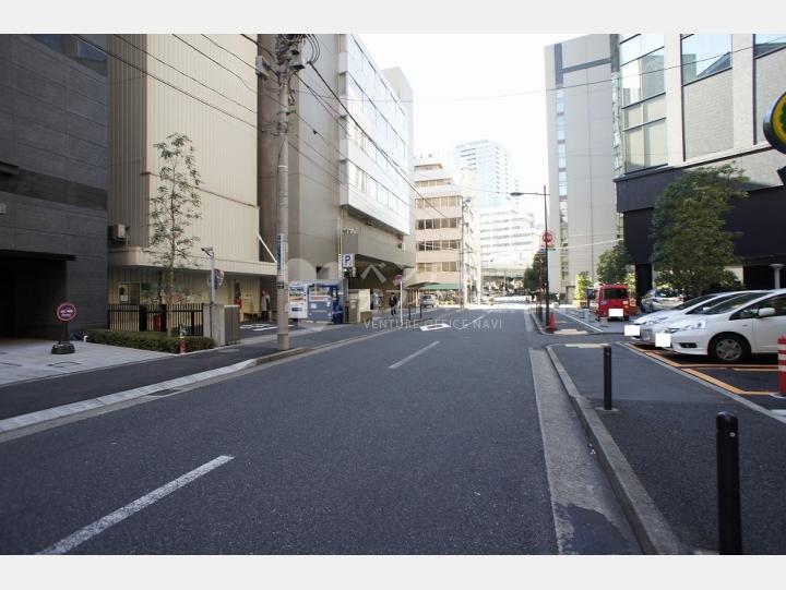 前面道路【ウインド西神田ビル】