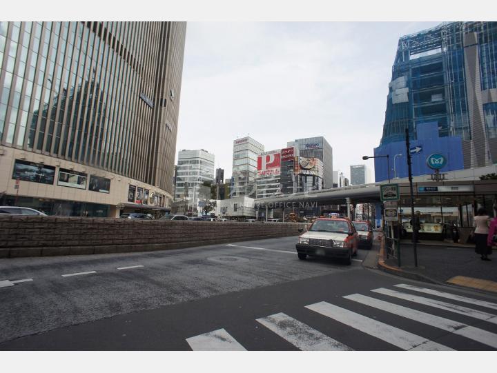 前面道路【マスヤビル】