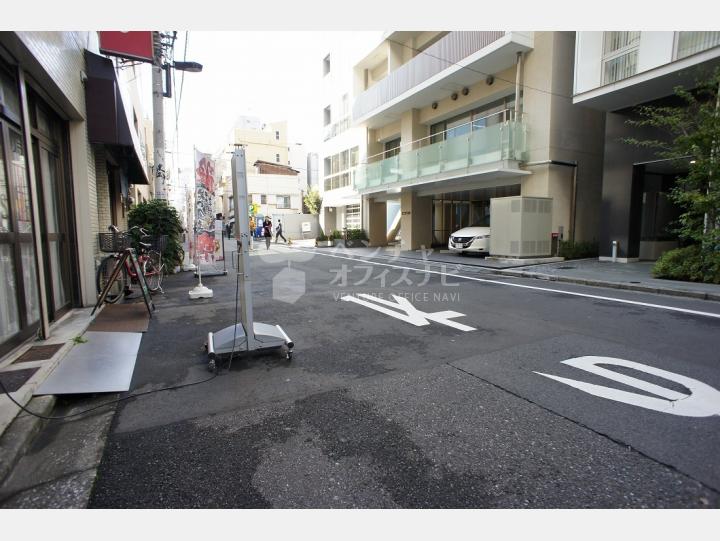 前面道路【神田乗物町ビル】