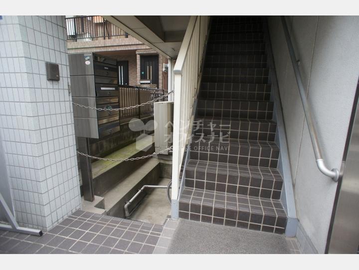 入口 【T-ビル】