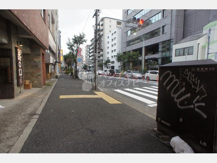 周辺道路　【ＭＫＣ神泉ハイツ】