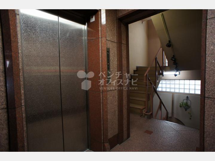 エレベーター　【アニス南青山（ANISE　BLDG.）】