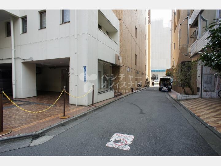 物件前の通り 【北青山ティースビル】