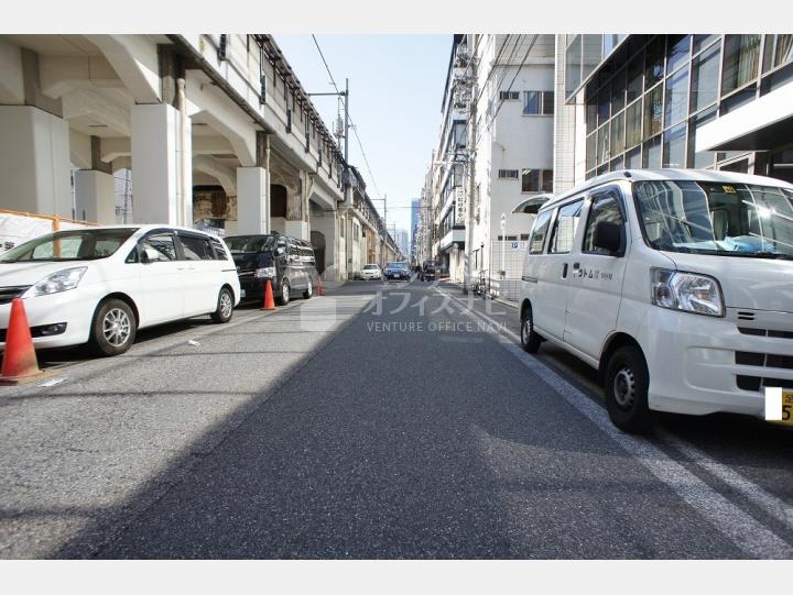 前面道路【D’sVARIE浅草橋ビル】