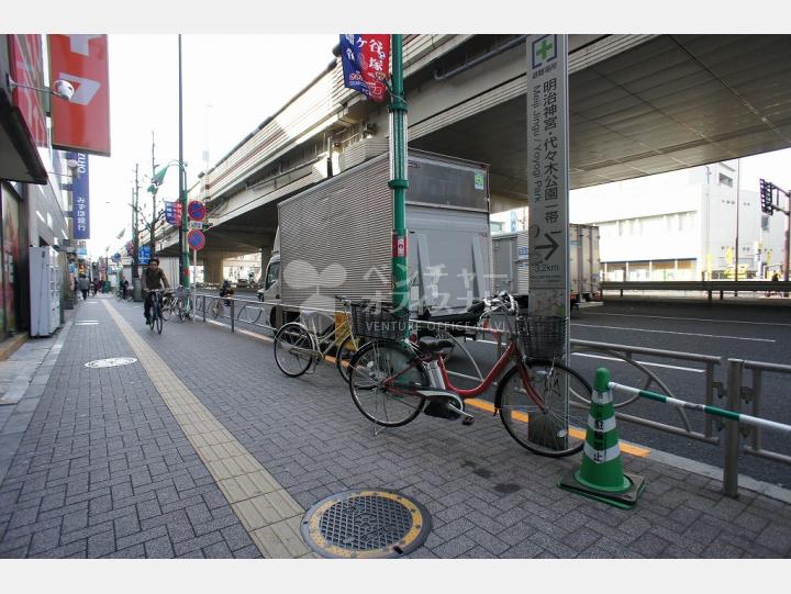 物件前通り【笹塚駅前ビル】