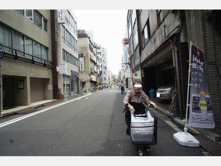 ビルの前の通り【和田ビル】