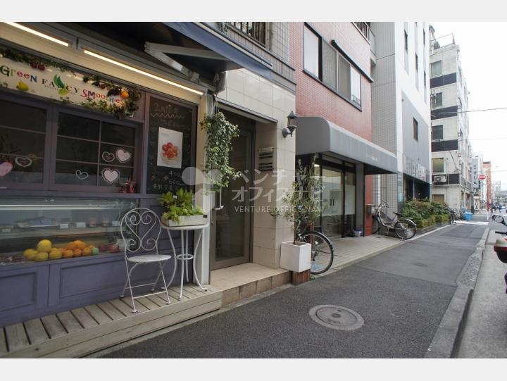 入口【スワンレイク築地】