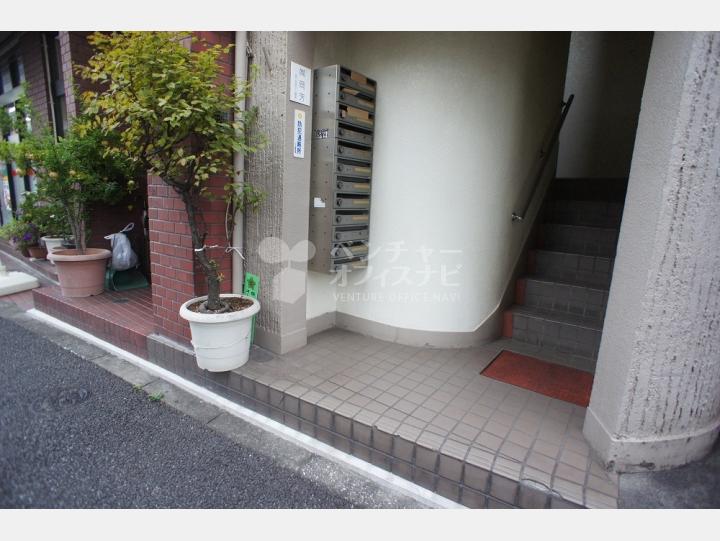 入口 【岡芳本店ビル】