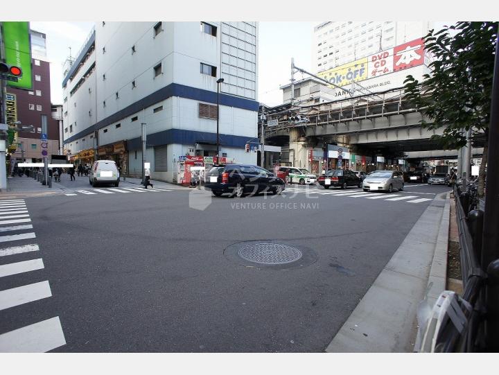 前面道路【朝風二号館ビル】